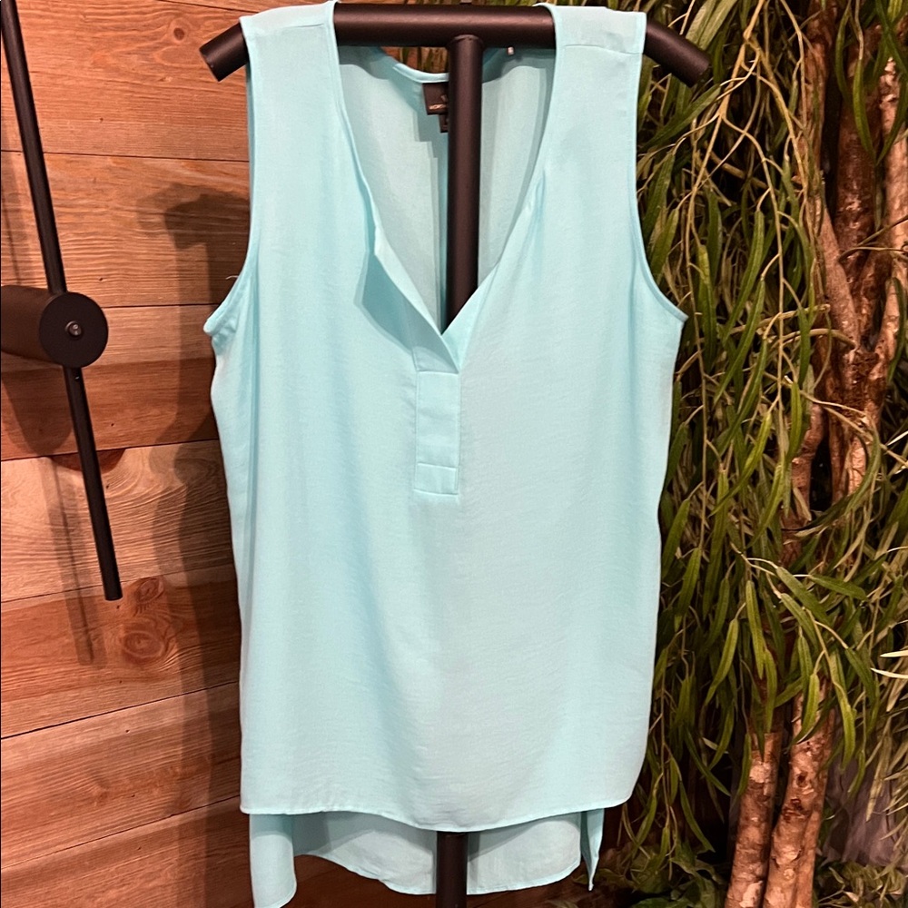 Worthington mint green sleeveless chiffon sheer blouse with front placket. XL